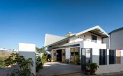 House grants 4 stunning fancy slopes, anyone's dream