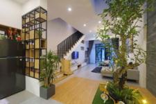 The beautiful houses fall off even though the construction is less than 1 billion VND